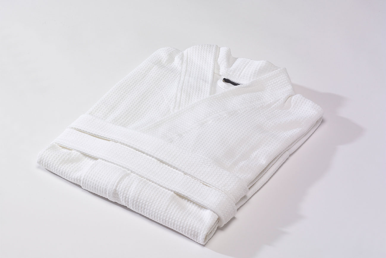 Voyage pro Bademantel gefaltet