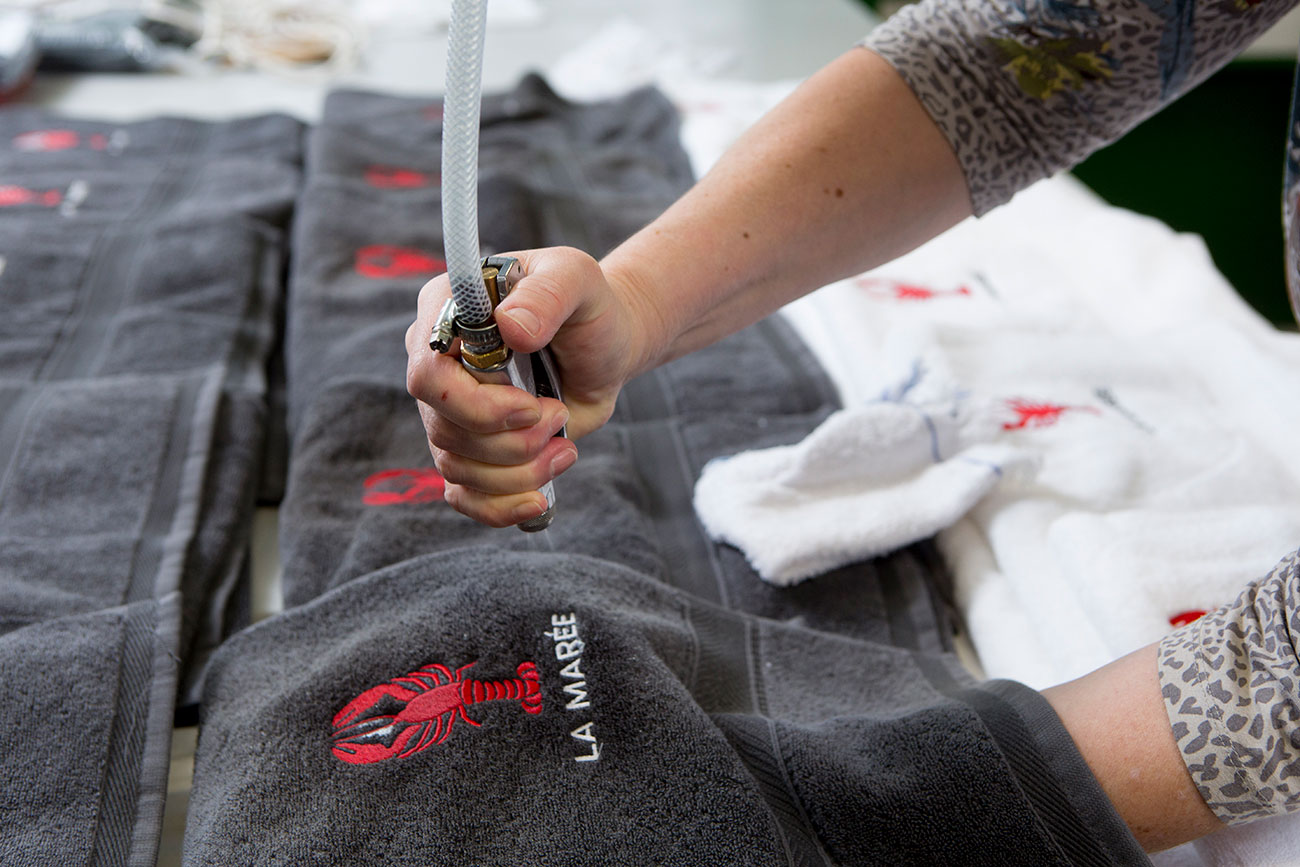 Entfernung der wasserlöslichen Stickfolie